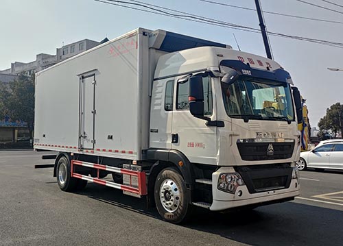 重汽2轴冷藏车