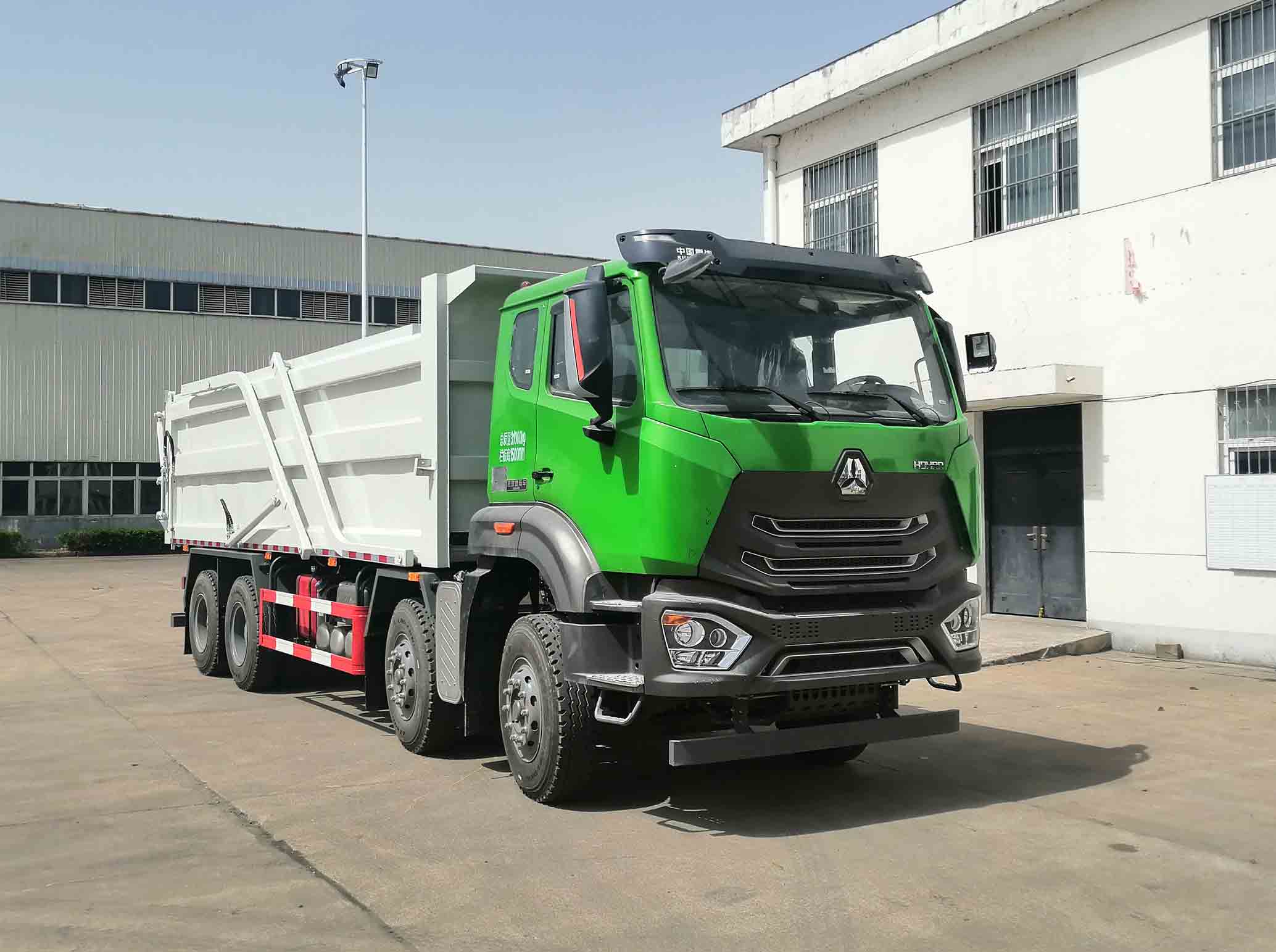 重汽4轴污泥自卸车