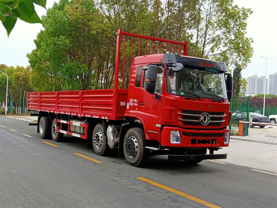 东风4轴载货汽车