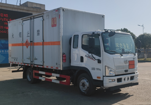 解放2轴爆破器材运输车
